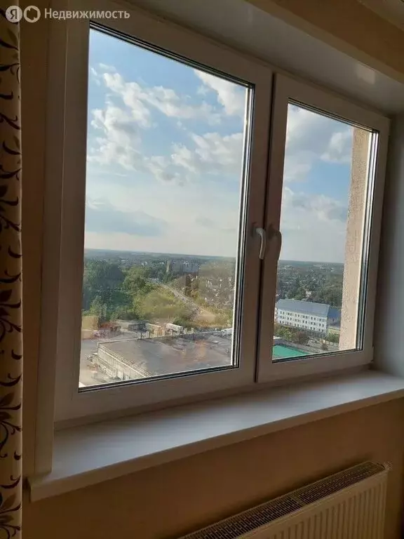 2-комнатная квартира: Тюмень, улица Бакинских Комиссаров, 3 (52.4 м) - Фото 1