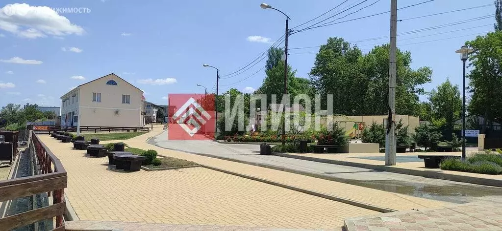 Участок в село Угловое, улица Комарова, 182 (8 м) - Фото 0