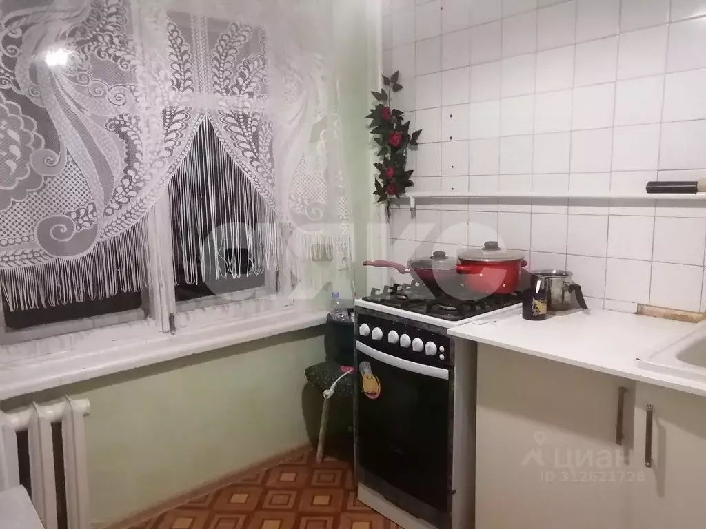 2-к кв. Волгоградская область, Волгоград ул. Академика Богомольца, 13 ... - Фото 0