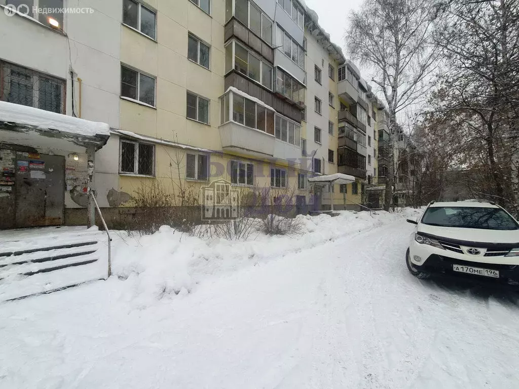 3-комнатная квартира: Екатеринбург, Авиационная улица, 81 (50.2 м) - Фото 2