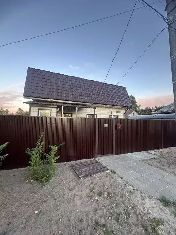 Дом в Брянская область, Брянск Белые Берега пгт, ул. Коминтерна, 51 ... - Фото 0
