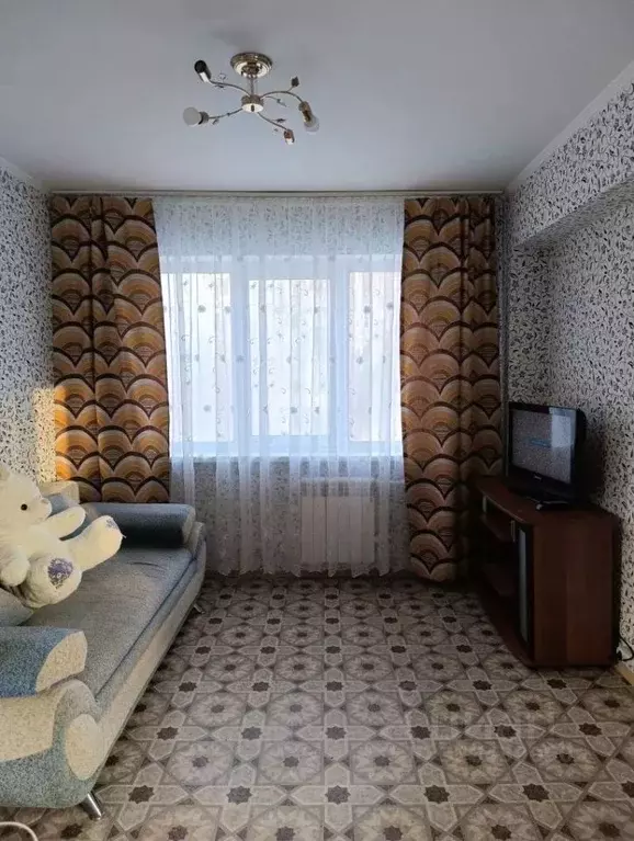 Комната Омская область, Омск ул. Декабристов, 108 (17.0 м) - Фото 1