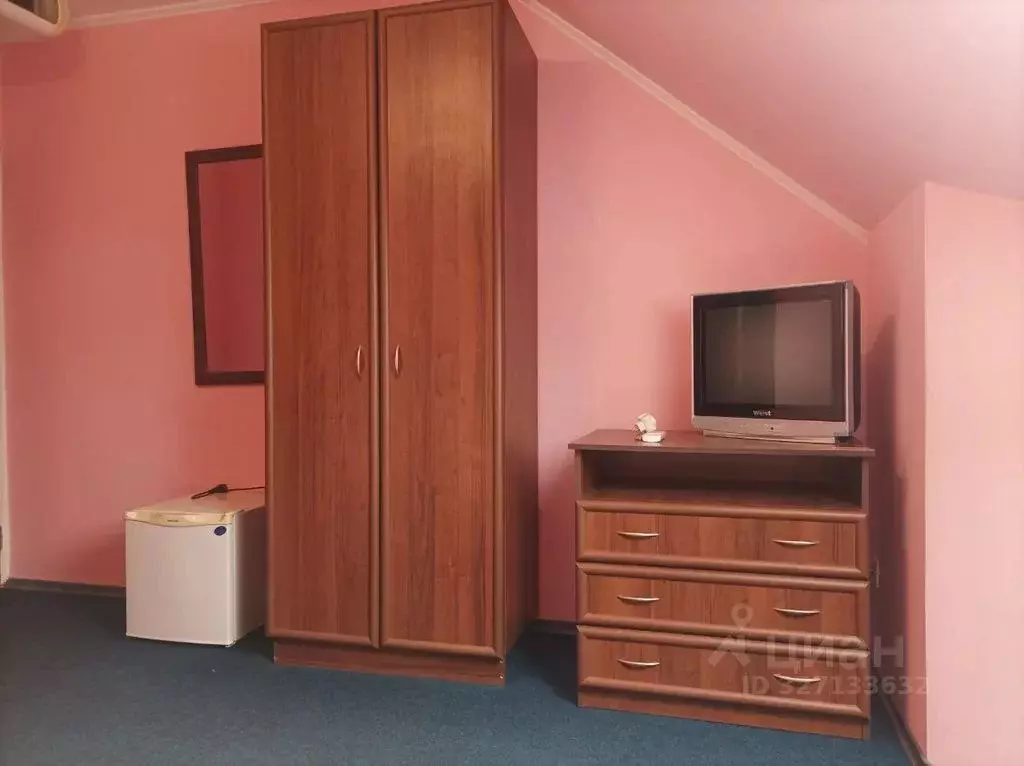 Комната Крым, Сакский район, Новофедоровка пгт ул. Центральная, 6 - Фото 1