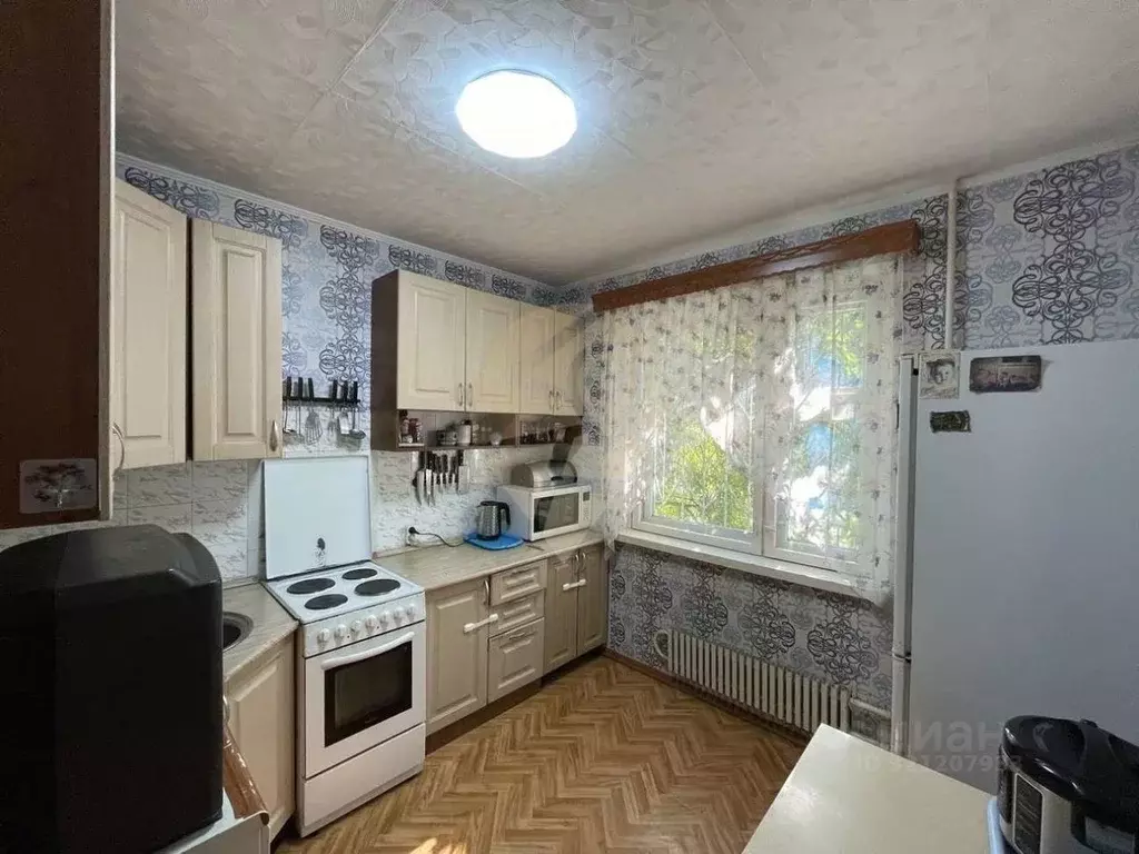 2-к кв. Белгородская область, Старый Оскол Восточный мкр, 1Ак1 (52.24 ... - Фото 0