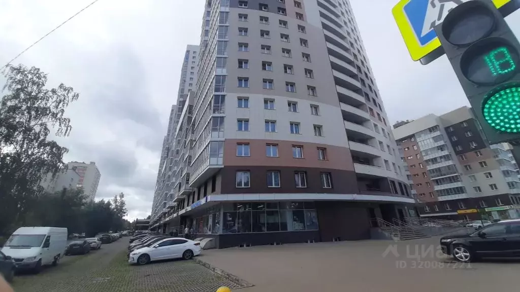Торговая площадь в Кировская область, Киров ул. Калинина, 40 (136 м) - Фото 1