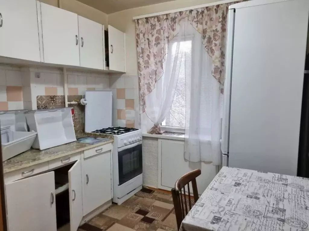 2-к кв. Белгородская область, Губкин ул. Кирова, 34 (45.1 м) - Фото 0