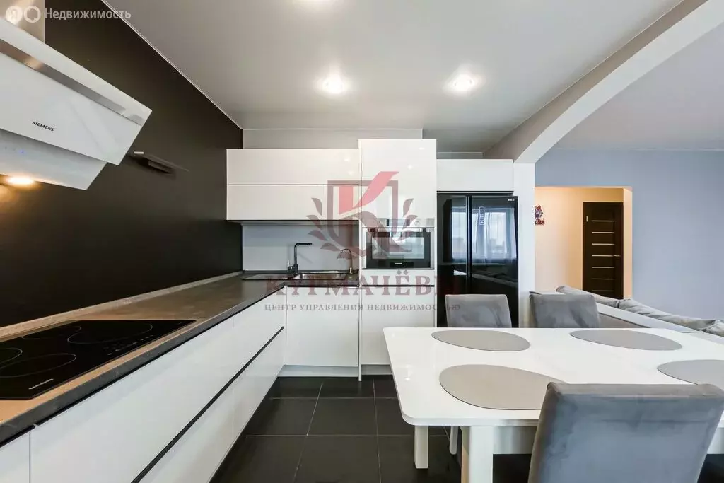 3-комнатная квартира: Екатеринбург, улица Чкалова, 260 (79 м) - Фото 1