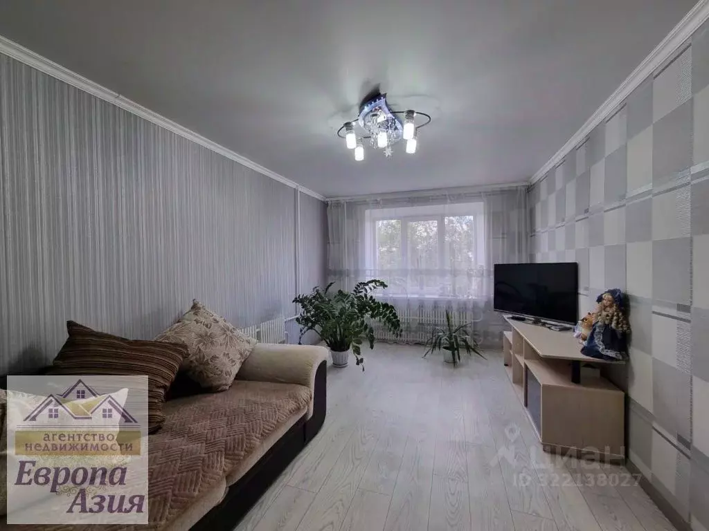 3-к кв. Оренбургская область, Оренбург ул. Монтажников, 34 (78.9 м) - Фото 0
