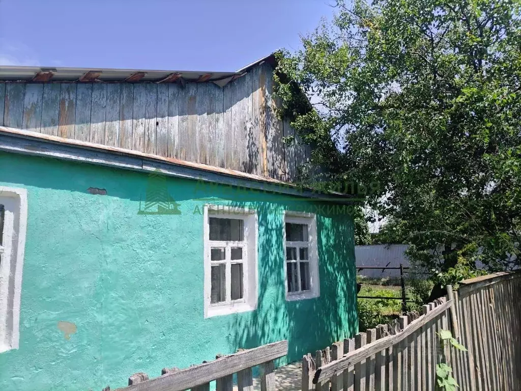 Дом в Саратовская область, Энгельс пос. Новое Осокорье, ул. Братская, ... - Фото 1