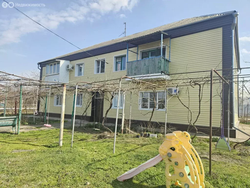 3-комнатная квартира: станица Брюховецкая, Привокзальная улица, 8 (41 ... - Фото 1