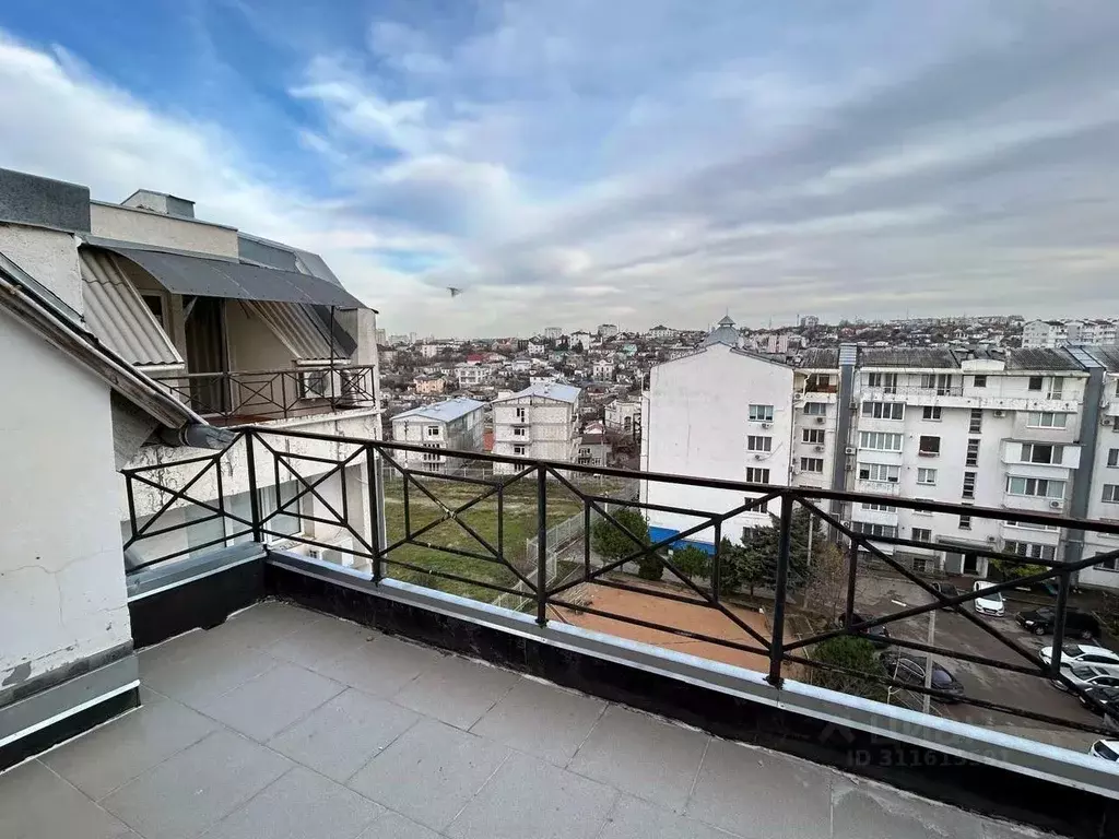 2-к кв. Севастополь ул. Тульская, 3 (67.8 м) - Фото 0