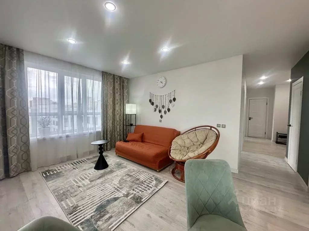 3-к кв. Свердловская область, Екатеринбург ул. Счастливая, 3 (85.9 м) - Фото 1