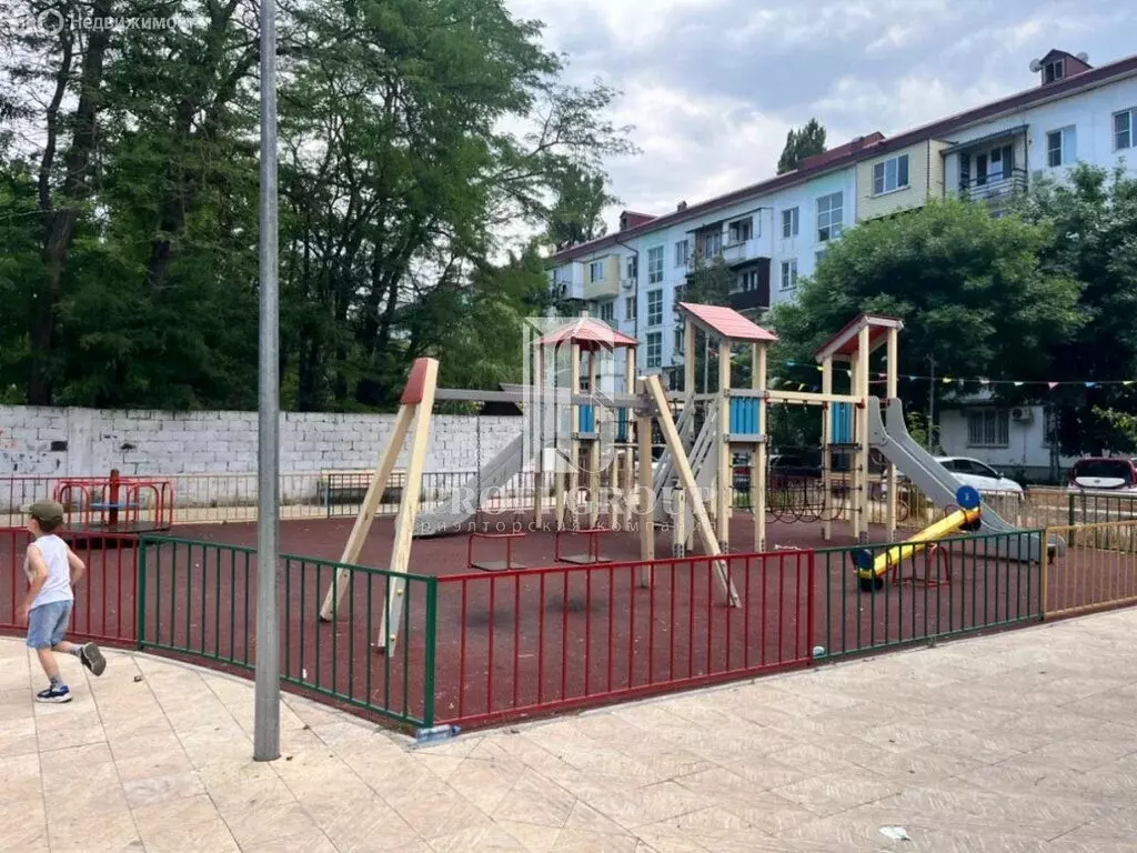 2-комнатная квартира: Махачкала, улица Юсупа Акаева, 9 (50 м) - Фото 1