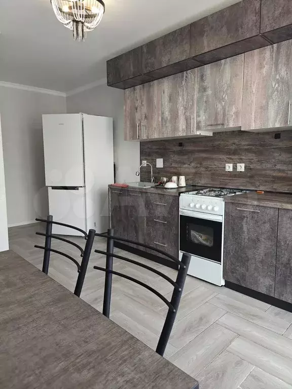 1-к. квартира, 38 м, 5/5 эт. - Фото 1