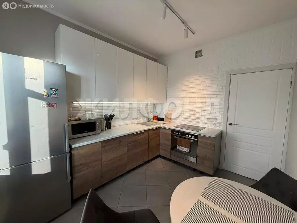 2-комнатная квартира: Кемерово, Притомский проспект, 9 (49.6 м) - Фото 0