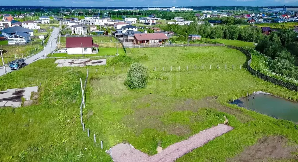 Участок в Ленинградская область, Тосненский район, Федоровское ... - Фото 0