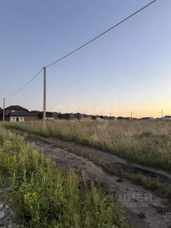 Участок в Курская область, Курский район, Моковский сельсовет, д. ... - Фото 1