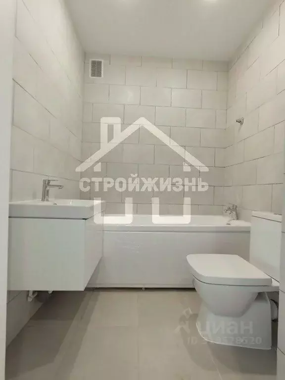 Студия Свердловская область, Екатеринбург ул. Амундсена, 165 (24.2 м) - Фото 0