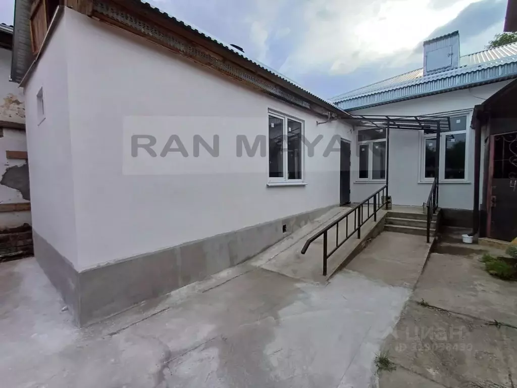 3-к кв. Адыгея, Майкоп ул. Челюскинцев, 10 (60.8 м) - Фото 0