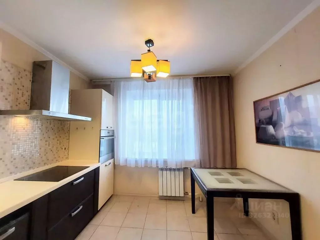 2-к кв. Тюменская область, Тюмень ул. Свердлова, 12 (50.0 м) - Фото 1