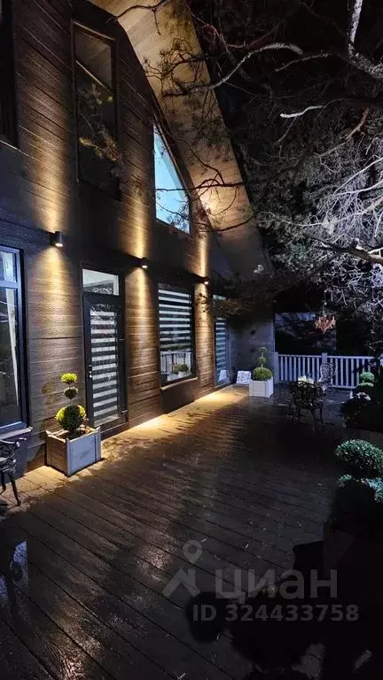 Дом в Кабардино-Балкария, Эльбрусский район, с. Терскол  (150 м) - Фото 1