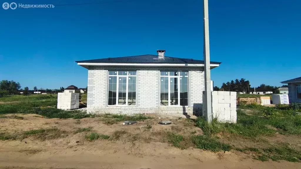 Дом в Новая Усмань, Камышинская улица, 1 (100 м) - Фото 1