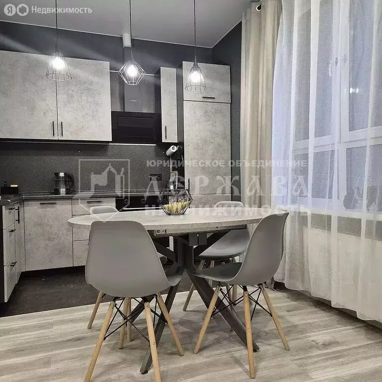 4-комнатная квартира: Кемерово, улица Веры Волошиной, 40 (80.2 м) - Фото 1