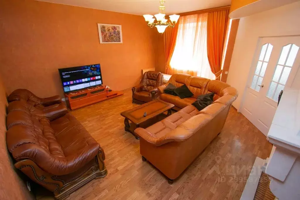 4-к кв. Карелия, Петрозаводск ул. Ровио, 19А (130.0 м) - Фото 0