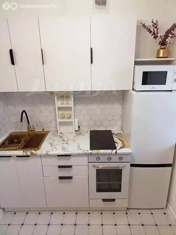 2-комнатная квартира: Тюмень, улица Мельникайте, 103 (42 м) - Фото 2