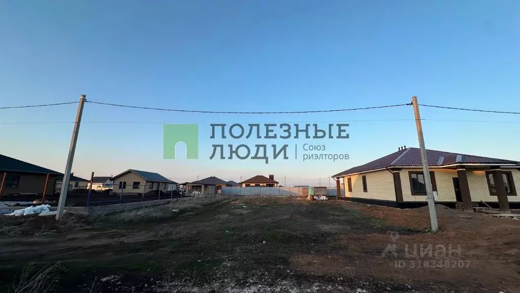 Участок в Татарстан, Тукаевский район, д. Азьмушкино ул. Вахитова, 16 ... - Фото 0