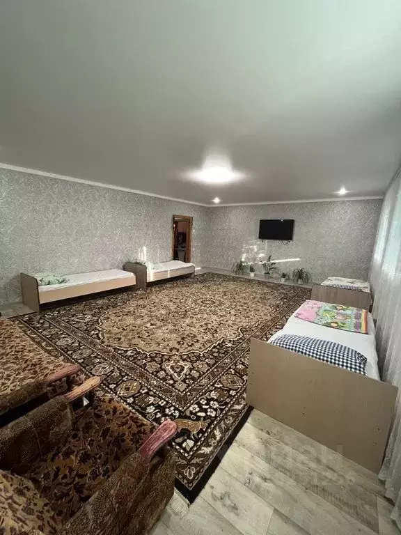 Дом в Оренбургская область, Соль-Илецк ул. Дружбы, 27 (100 м) - Фото 1