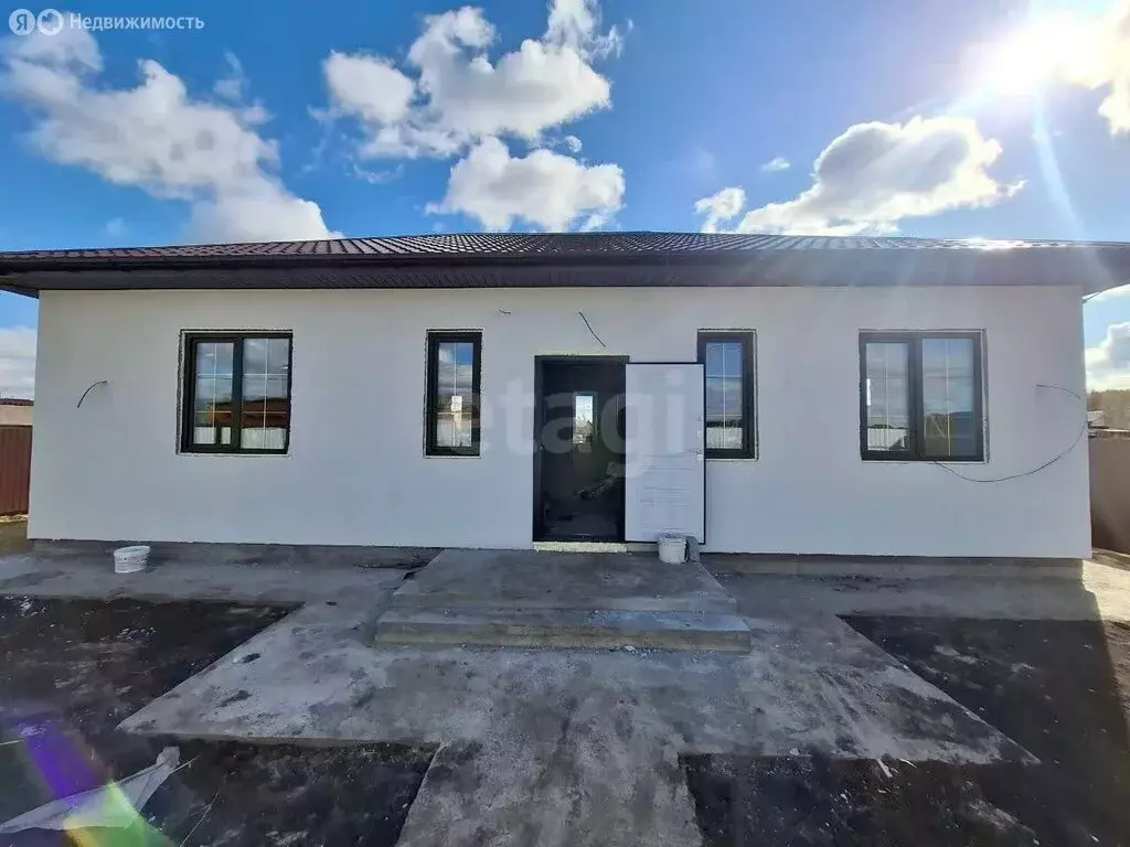 Дом в Магистральный, Вишнёвый проезд (100 м) - Фото 2