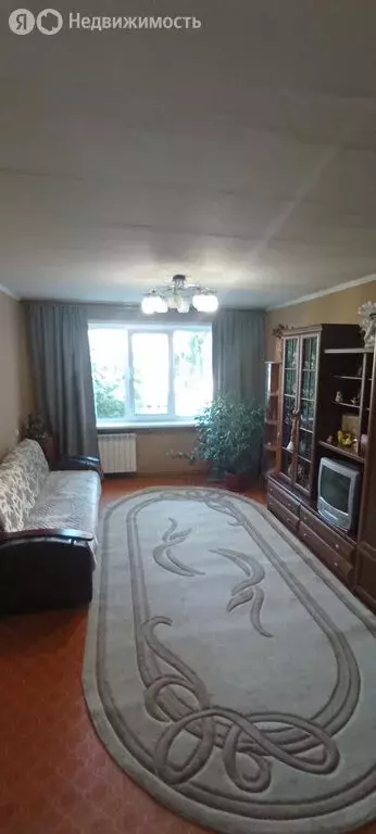 3-комнатная квартира: Набережные Челны, улица Татарстан, 21 (60 м) - Фото 0