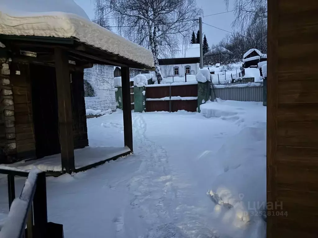 Дом в Кемеровская область, Калтан ул. Калинина, 132 (240 м) - Фото 2