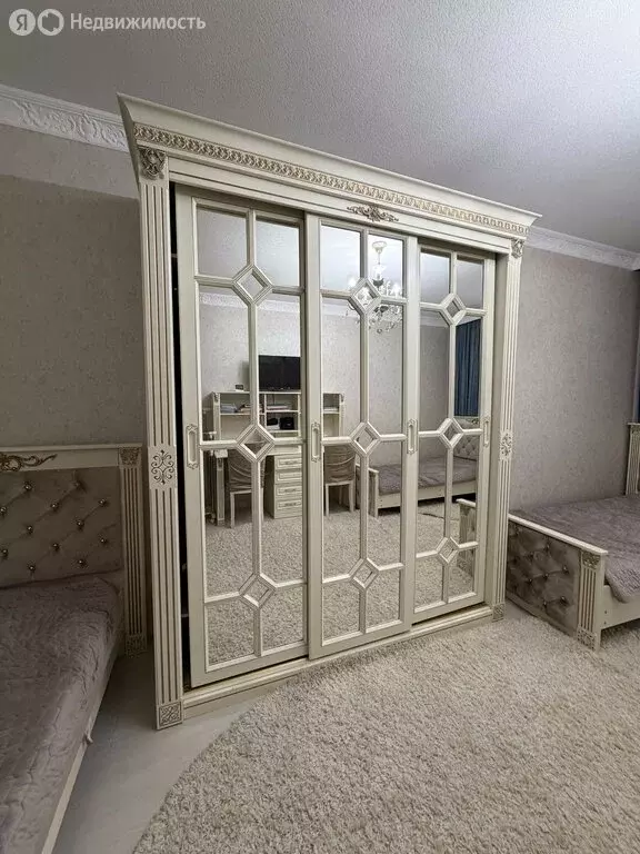 3-комнатная квартира: Нальчик, улица Шарданова, 50 (101 м) - Фото 1