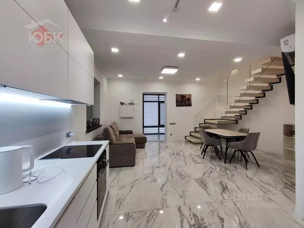 Коттедж в Крым, Евпатория городской округ, Заозерное пгт ул. Аллея ... - Фото 2