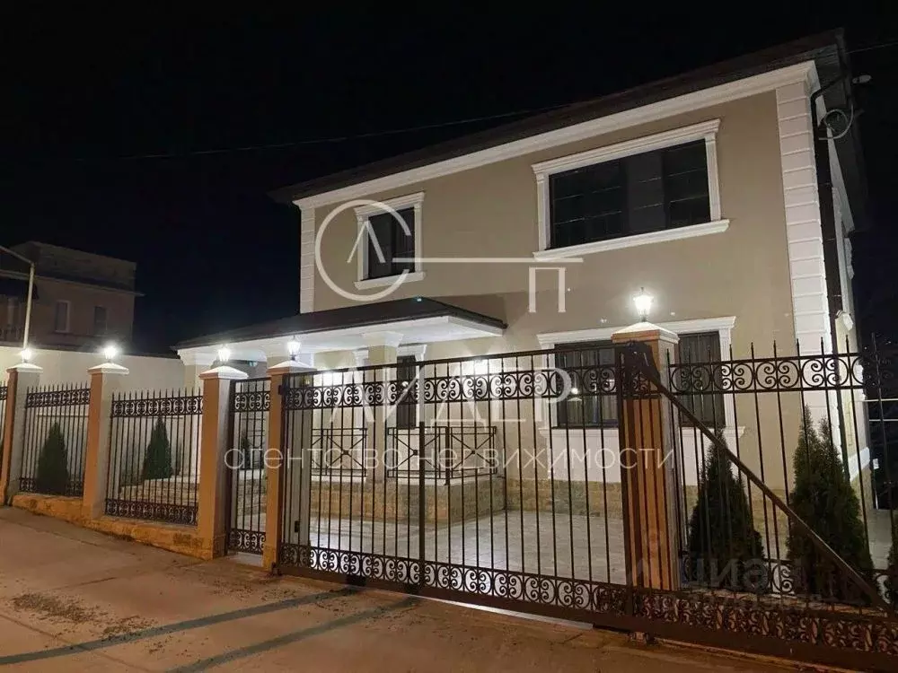 Дом в Краснодарский край, Сочи Вишневый пер., 121 (272 м) - Фото 1