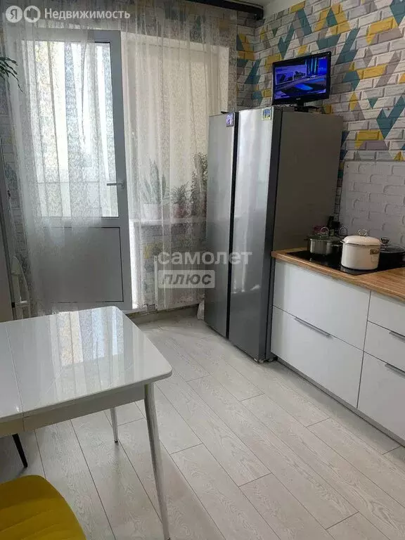 2-комнатная квартира: Тобольск, 15-й микрорайон, 29 (57 м) - Фото 1