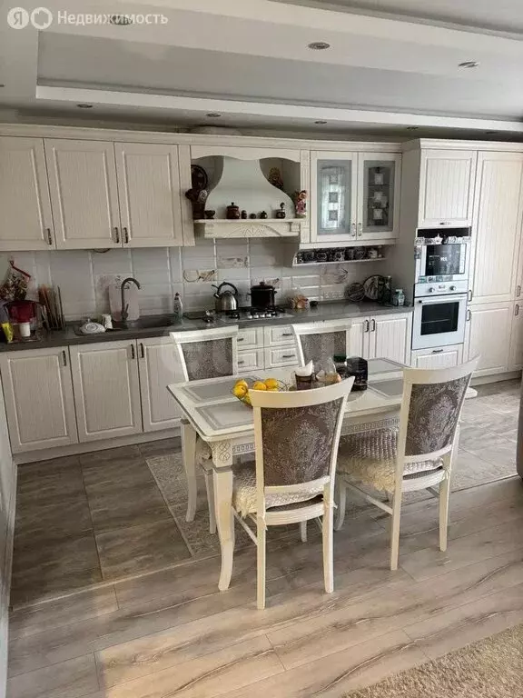 3-комнатная квартира: Энгельс, Одесская улица, 32А (74.9 м) - Фото 1