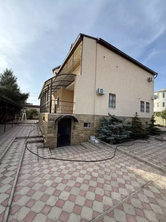 Дом в Дагестан, Каспийск ул. Коттеджная, 6 (350 м) - Фото 1