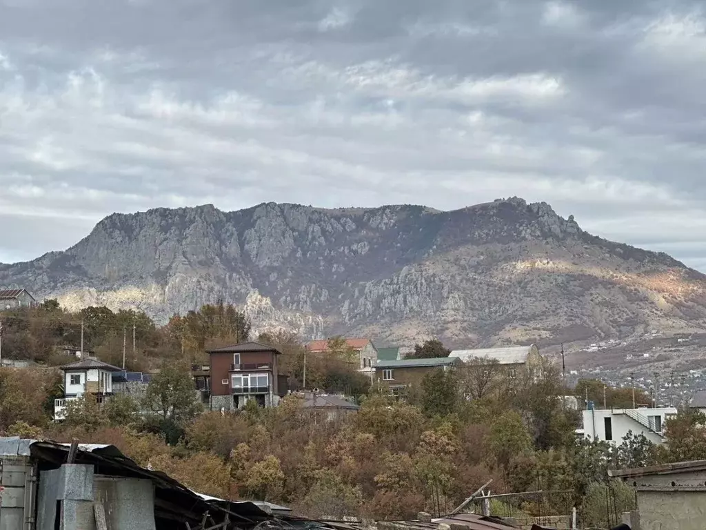 Участок в Крым, Алушта муниципальный округ, с. Верхняя Кутузовка ул. ... - Фото 1