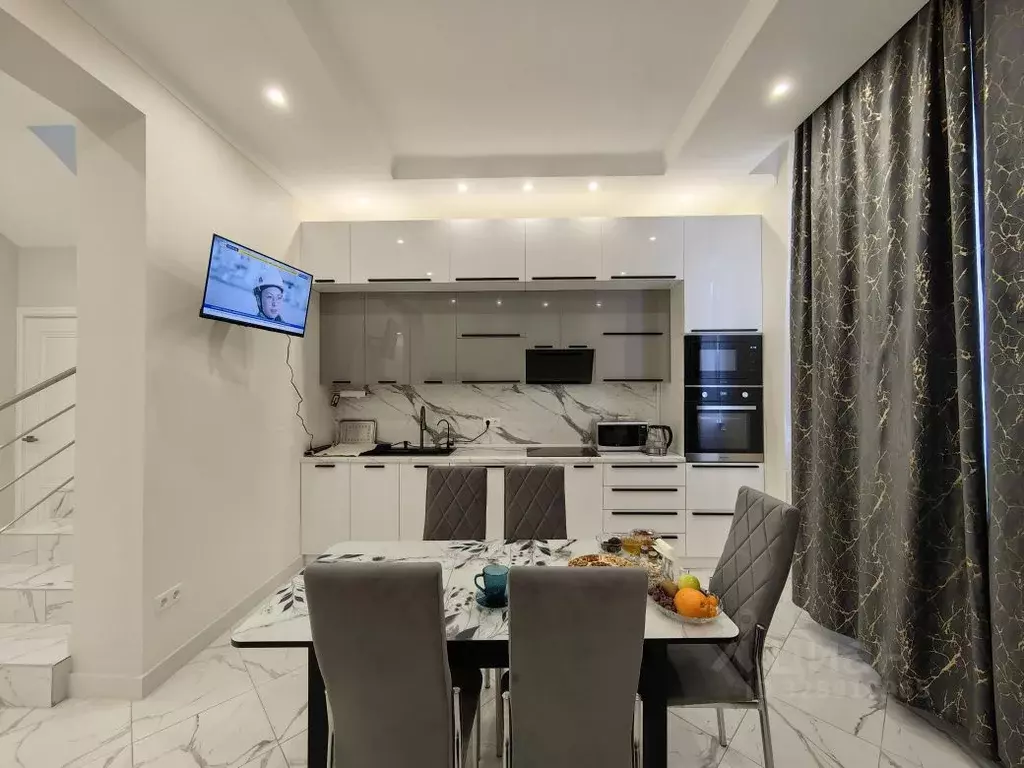 Коттедж в Москва Марушкинское поселение, д. Акиньшино, 447 (300 м) - Фото 1