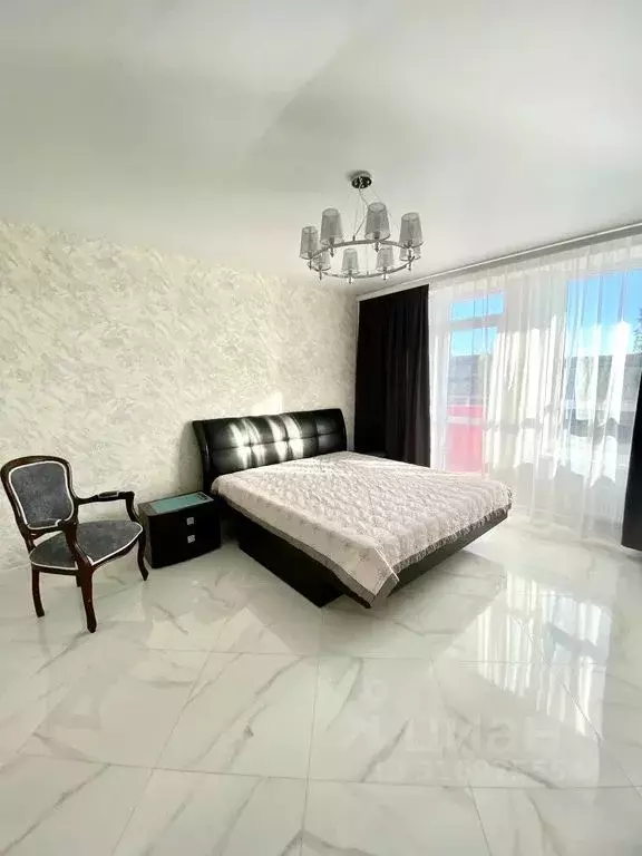 1-к кв. Крым, Симферополь ул. Дзюбанова, 11Г (43.0 м) - Фото 0