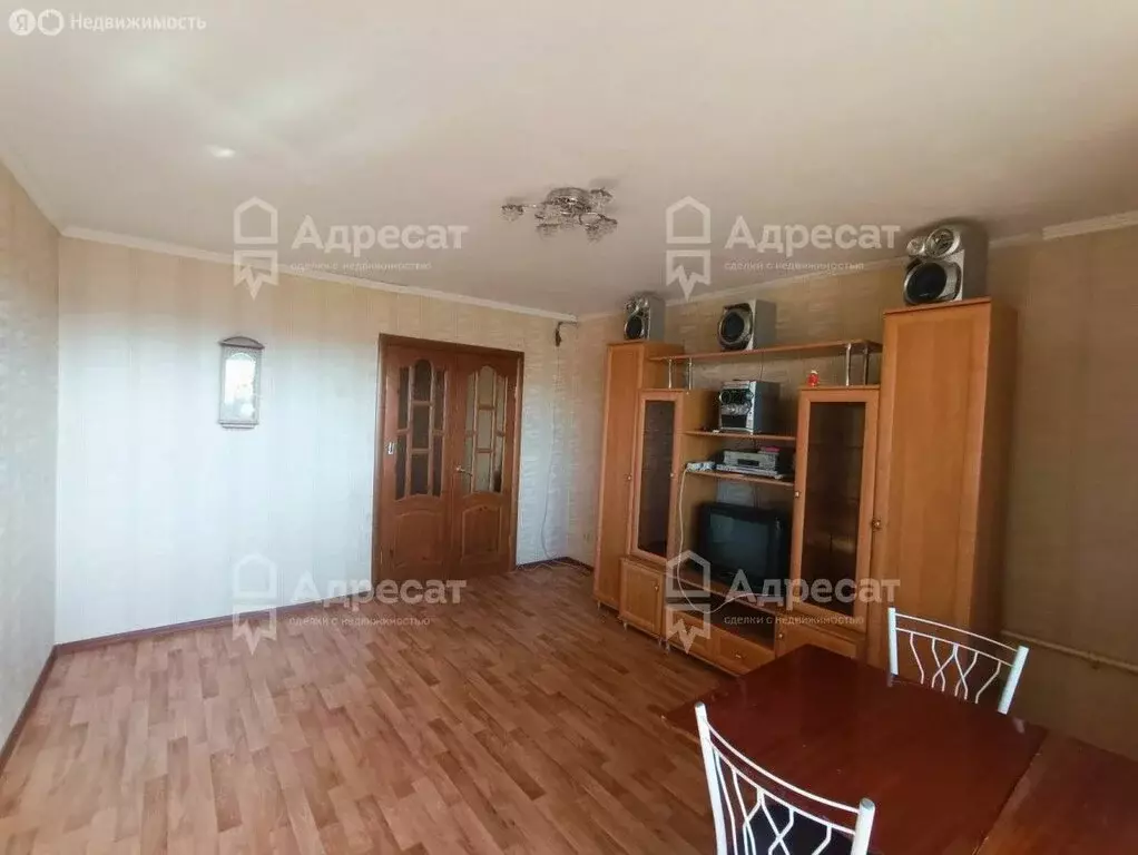 4-комнатная квартира: Волгоград, улица Панфёрова, 10 (72 м) - Фото 0