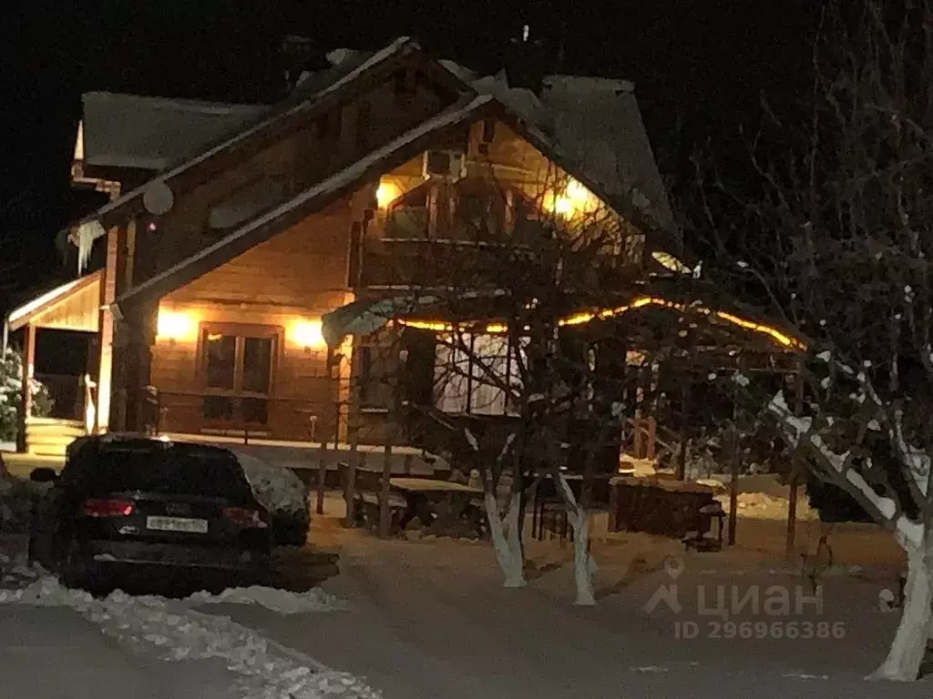 Дом в Башкортостан, Туймазинский район, Николаевский сельсовет, с. ... - Фото 1