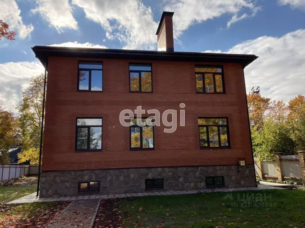 Дом в Псковская область, Псков ул. Чапаева, 2Б (257 м) - Фото 0