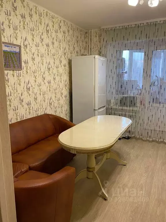 2-к кв. Свердловская область, Екатеринбург ул. Рощинская, 72А (75.4 м) - Фото 2