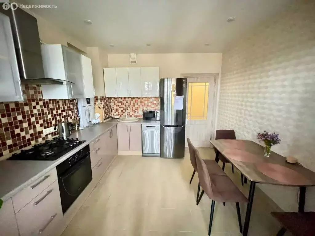 3-комнатная квартира: Тверь, 2-я улица Серова, 31 (82 м) - Фото 1