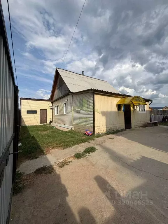 Дом в Бурятия, Тарбагатайский район, Саянтуйское с/пос, с. Нижний ... - Фото 1