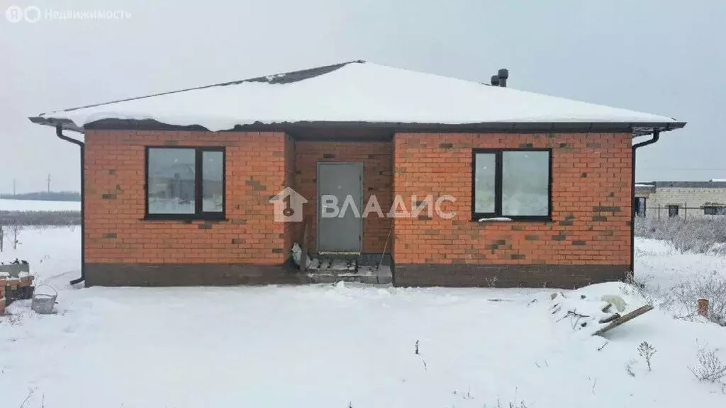 Дом в село Стрелецкое, Рубежная улица (100 м) - Фото 1